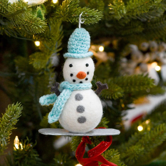 Tara Treasures - Snowman on Snowboard